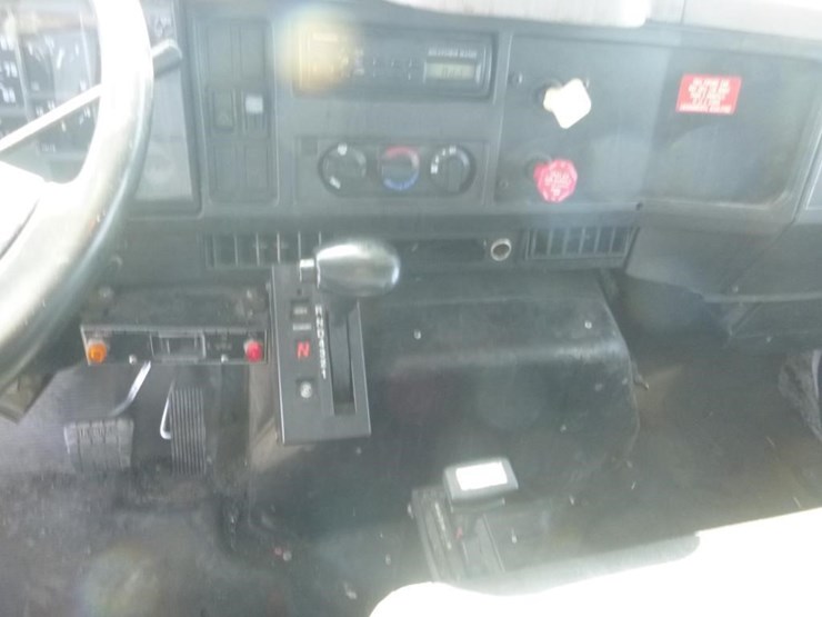 2001-international-4900-image-15