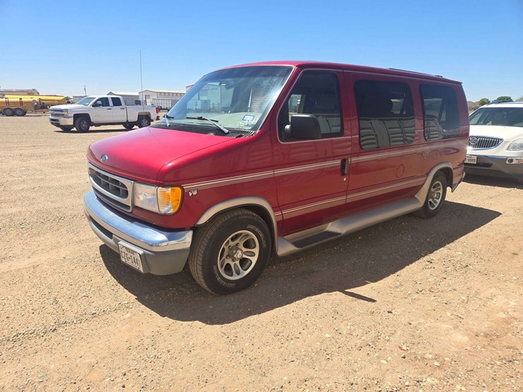 1998-ford-e150-econoline-cargo-van-3d-image-1