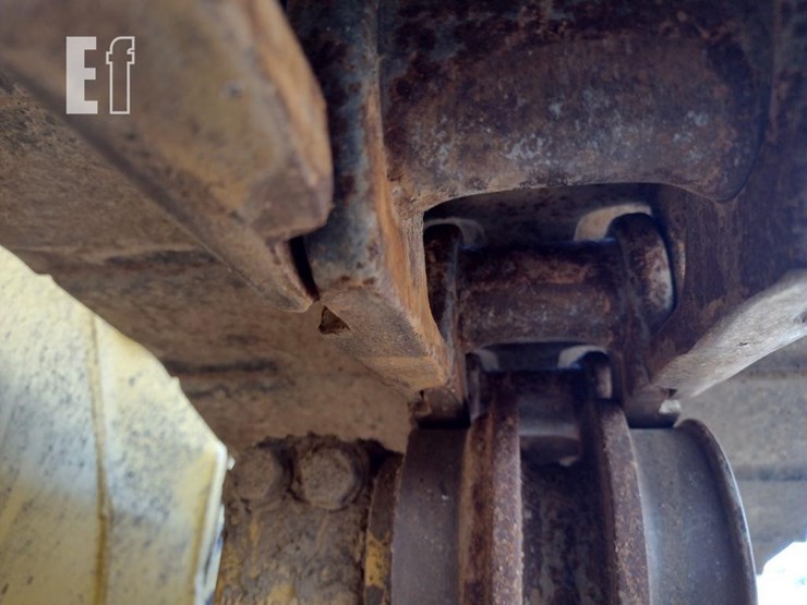 2013-komatsu-d39px-23-image-27