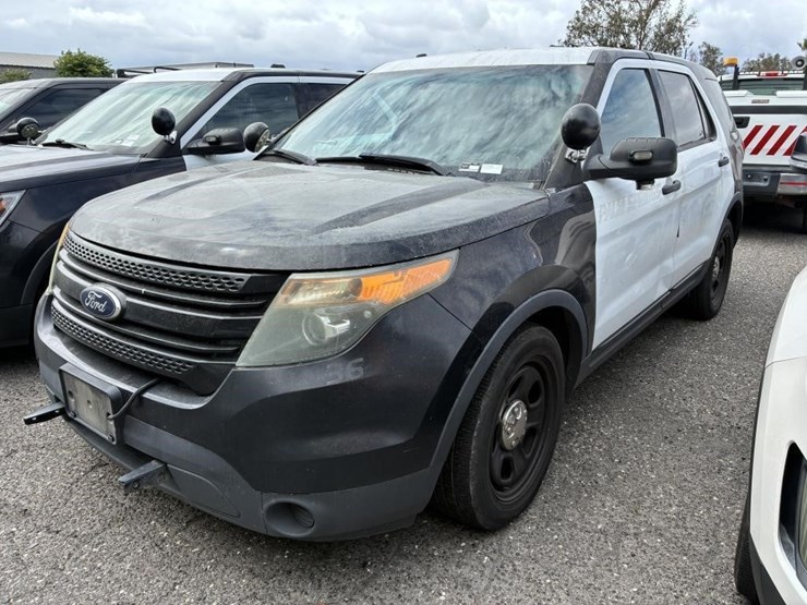 2015-ford-explorer-police-interceptor-image-1