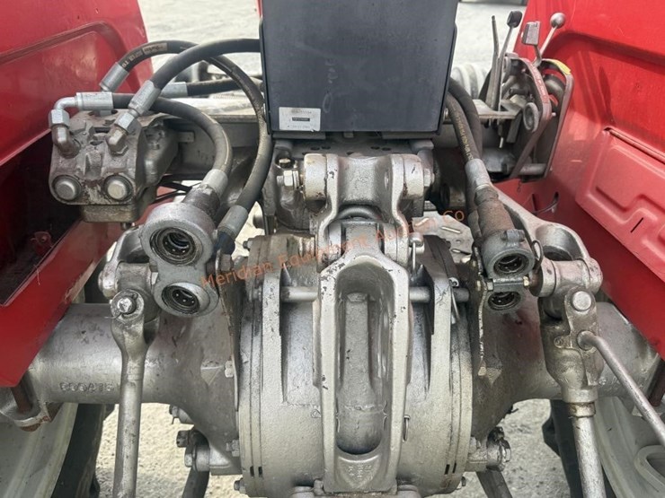 massey-ferguson-175-image-7