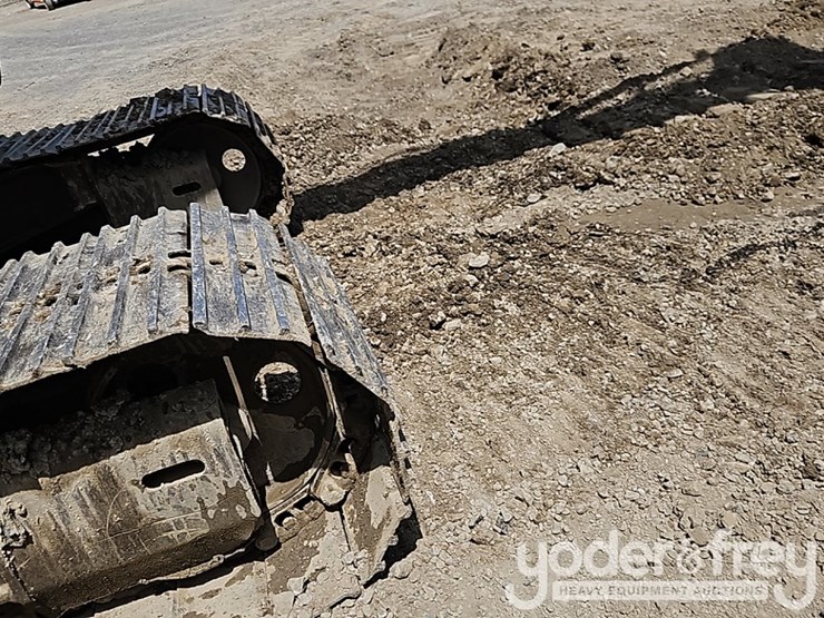 2005-komatsu-pc138-image-12