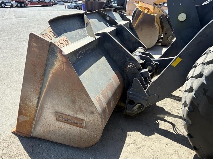 2021-deere-624l-image-8