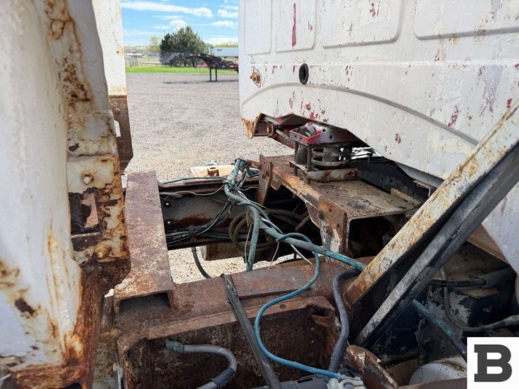 1977-international-fertilizer-truck-image-42