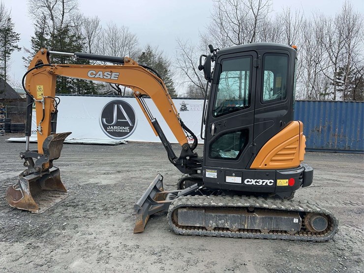 2024-case-cx37c-image-8