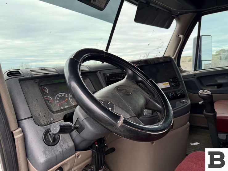 2018-freightliner-cascadia-125-image-55
