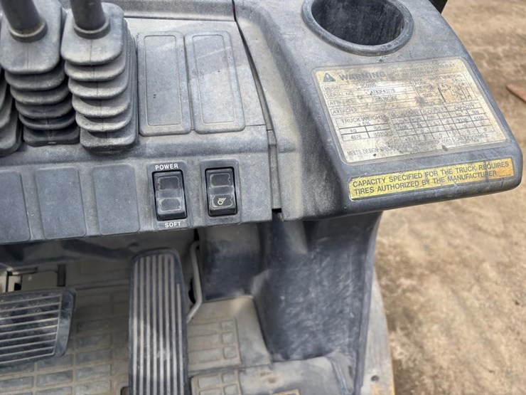 2020-caterpillar-2c6000-image-23