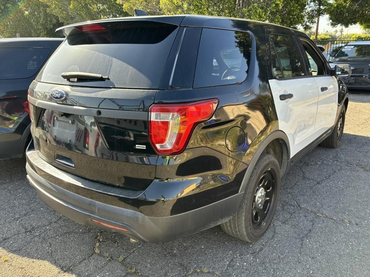 2017-ford-explorer-police-interceptor-image-3