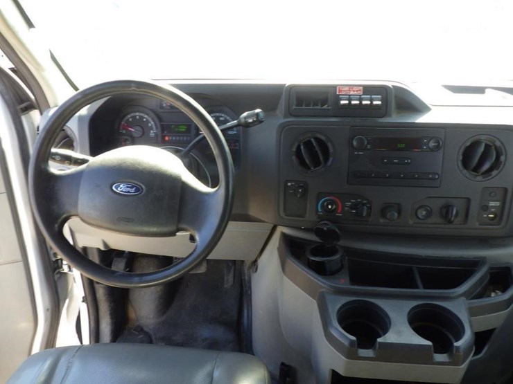 2011-ford-econoline-350-image-9