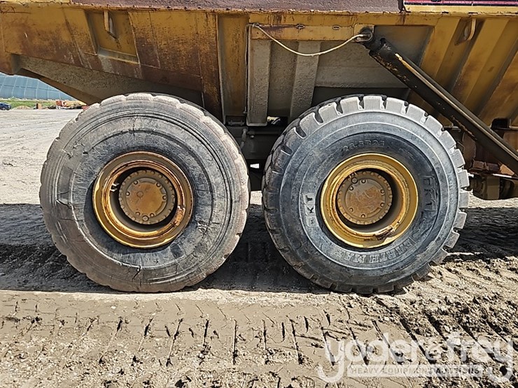 caterpillar-d350d-image-8