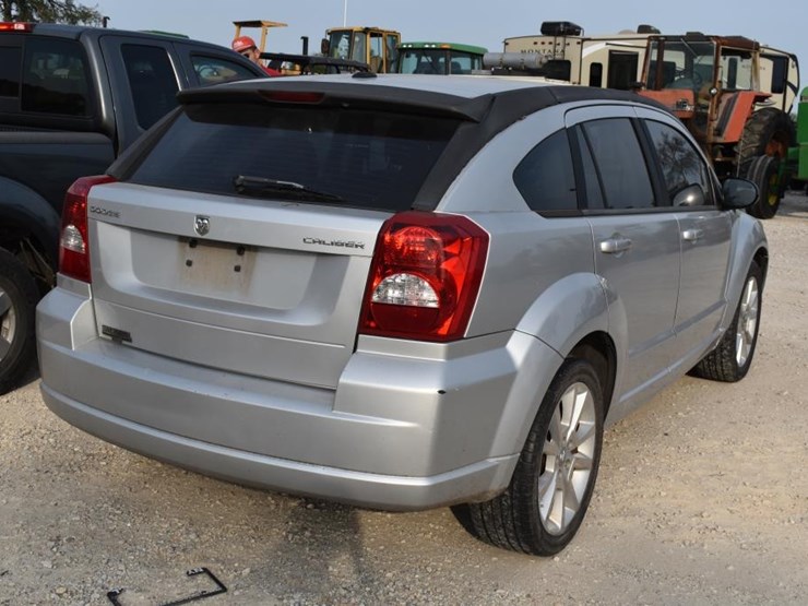 2011-dodge-caliber-image-3