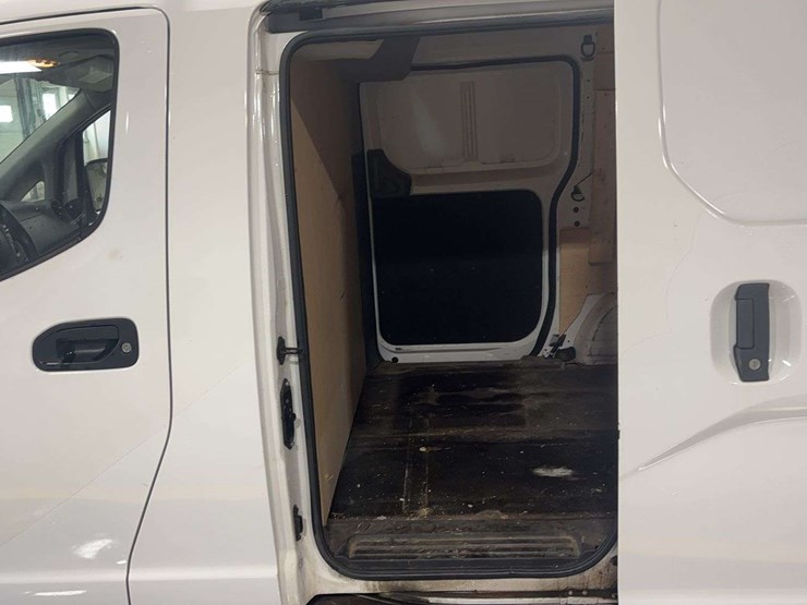 2021-nissan-nv200-image-11