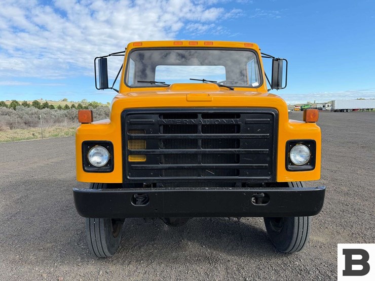 1985-international-1854-flatbed-truck-image-8