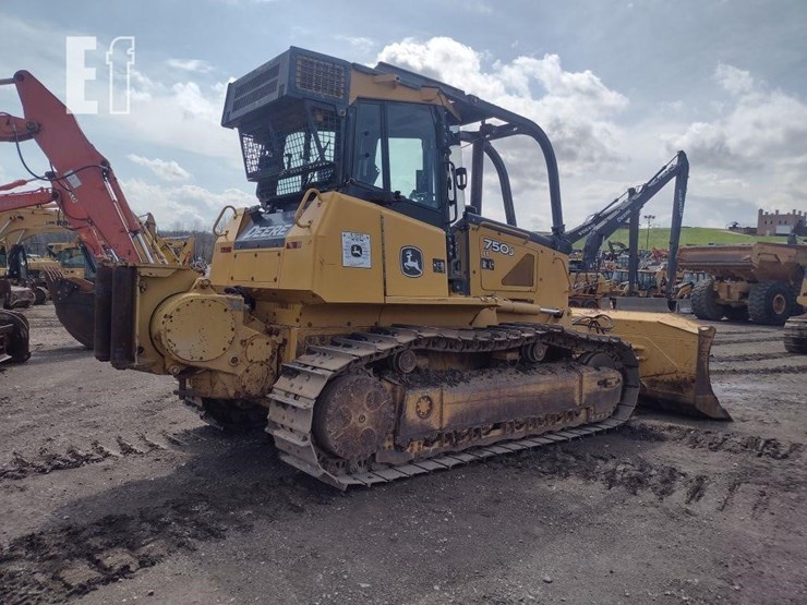 2008-deere-750j-lt-image-40