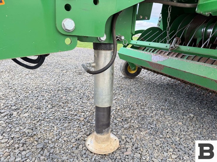 2015-john-deere-l340-image-15