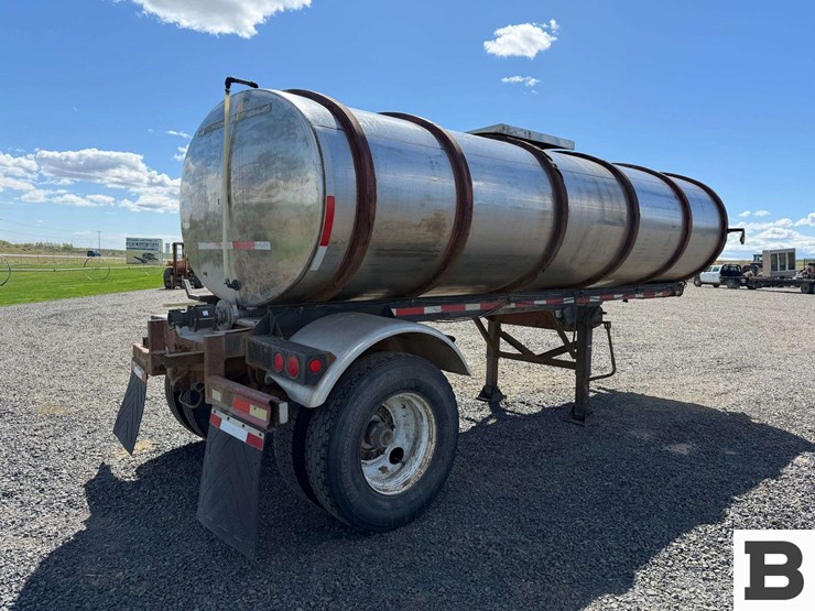 1973-brenner-transport-tank-trailer-image-5
