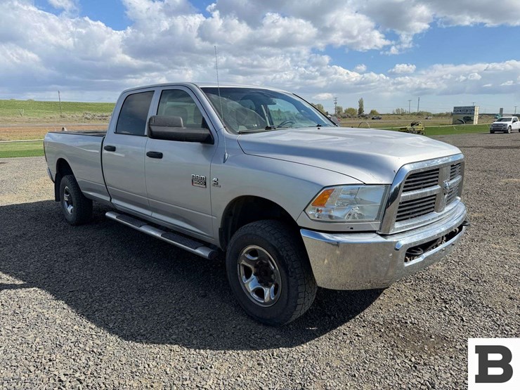 2012-dodge-3500-image-7