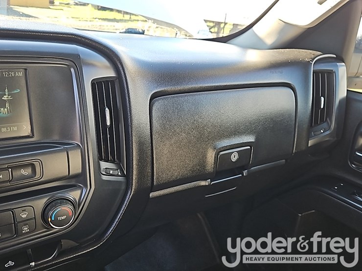 2016-chevrolet-silverado-3500hd-image-24