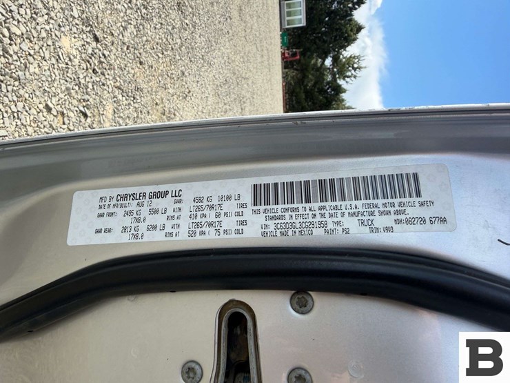 2012-dodge-3500-image-33