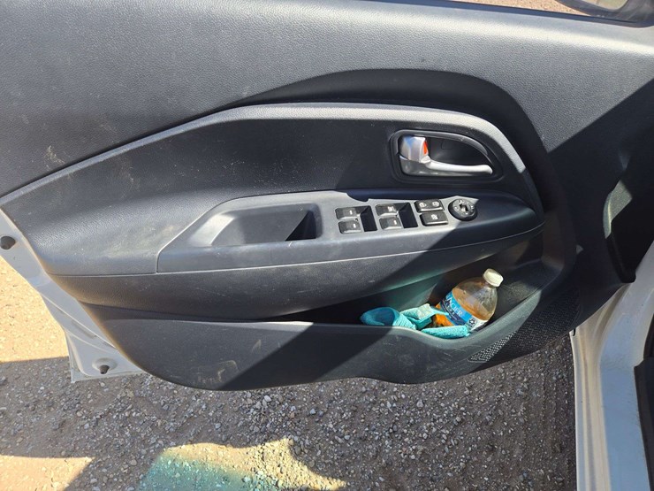 2013-kia-rio-lx-sedan-4d-image-11