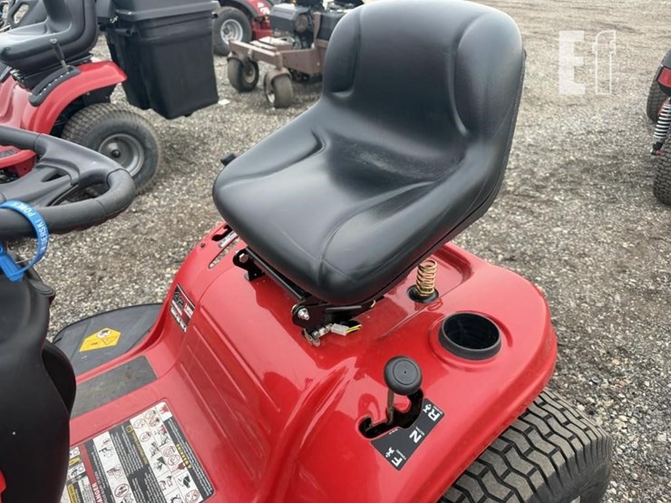 2016-mtd-yard-machine-f28201-image-7