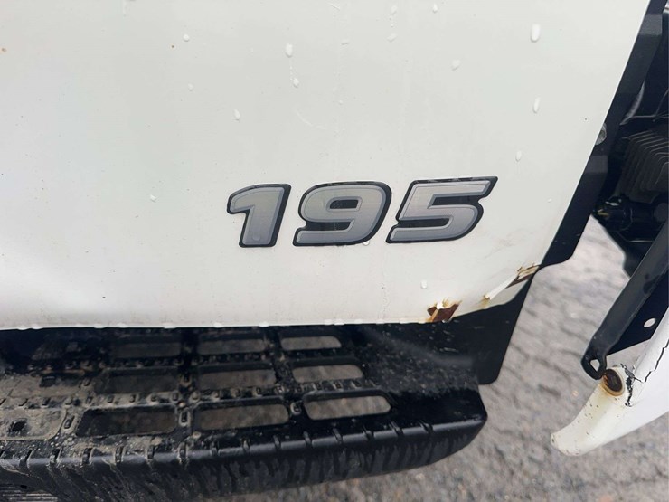 2020-hino-195-image-13