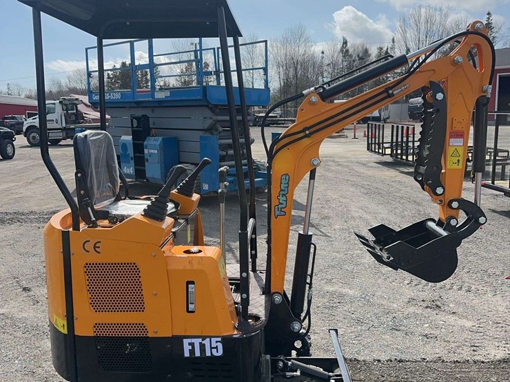 2026-future-ft15-mini-excavator-image-4