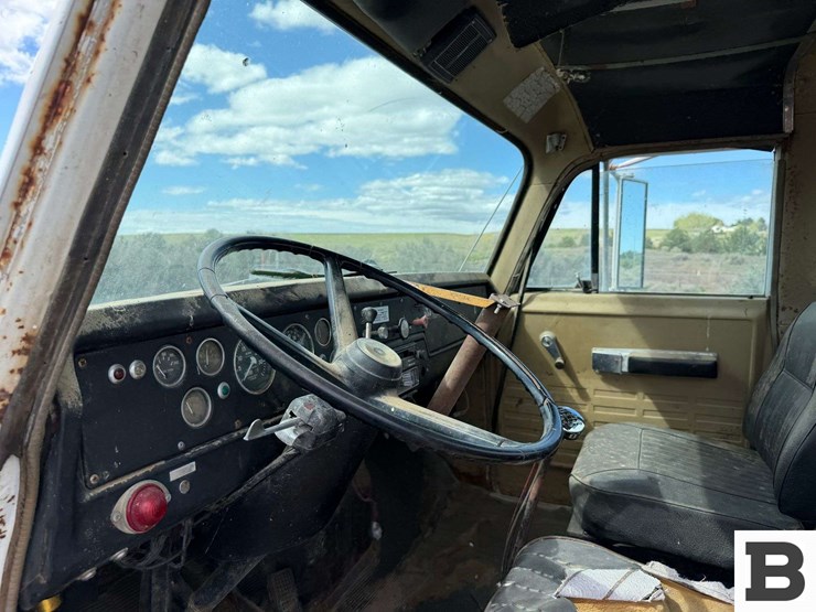 1977-international-fertilizer-truck-image-59