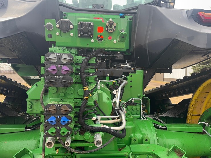 2024-john-deere-9rt-590-tractor-image-18