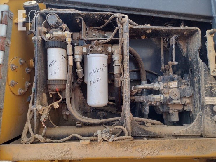 2013-deere-700k-lgp-image-42