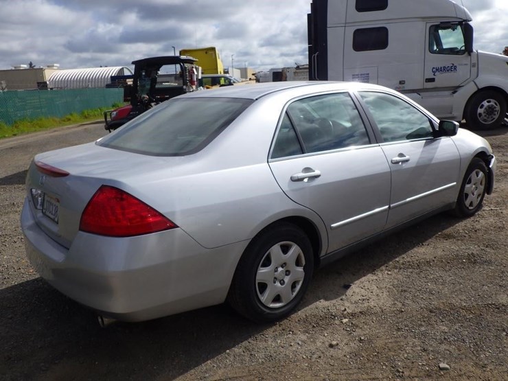 2007-honda-accord-sedan-image-3