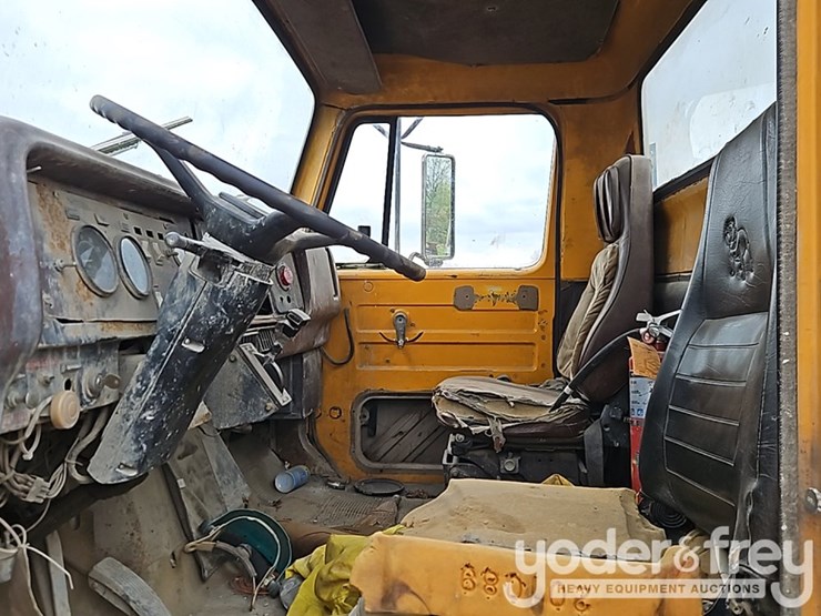 international-f-2654-image-27