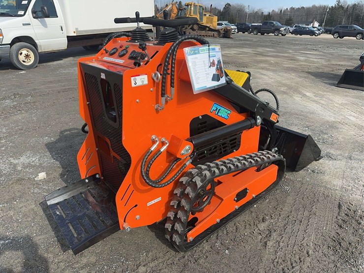2026-future-ft36c-mini-skid-steer-image-5