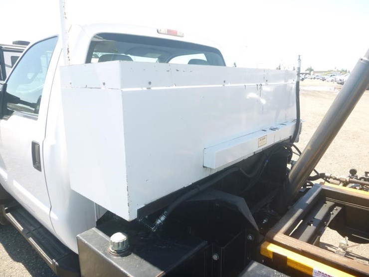 2011-ford-f550-image-13