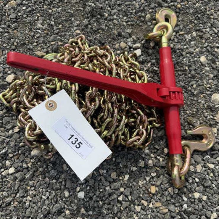 #135 • (1) 5400 lb Ratchet Binder & (2) 5/16" 20' Chains