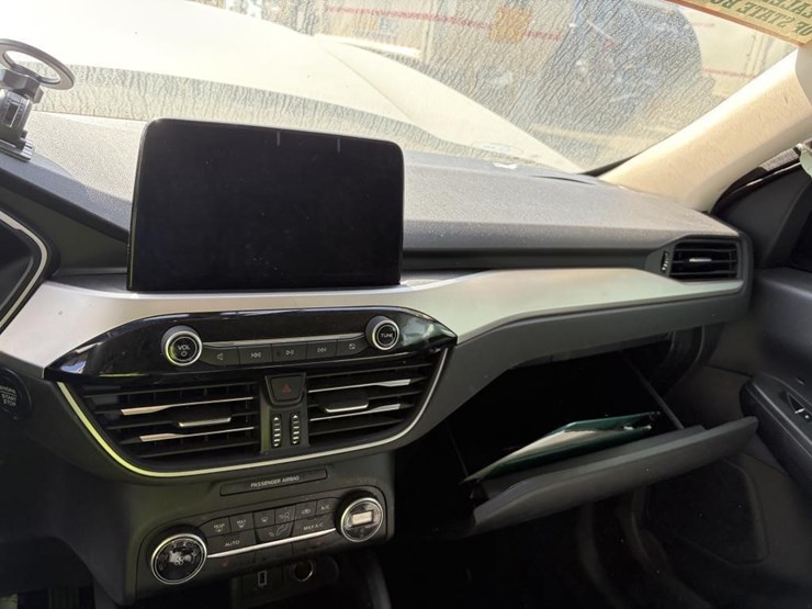2020-ford-escape-se-image-22