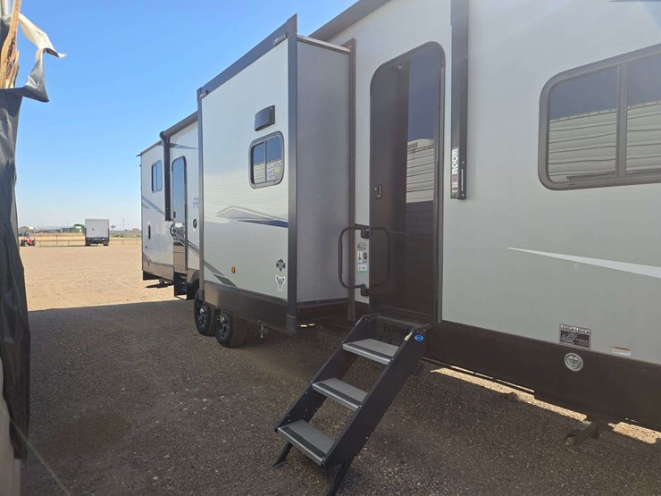 2022-rogue-travel-trailer-image-10