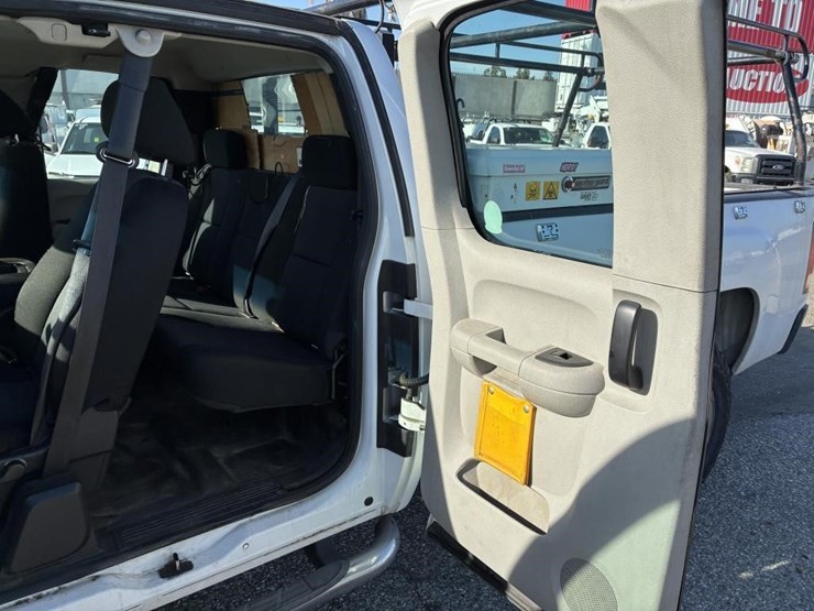 2012-gmc-sierra-2500-image-12