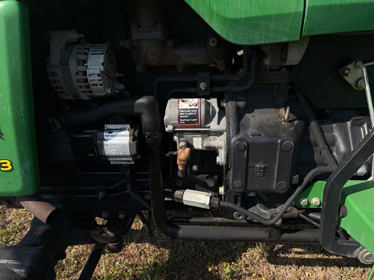 john-deere-3203-image-8