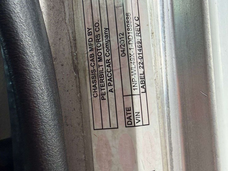 2013-peterbilt-388-image-57