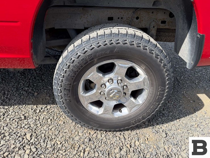 2016-dodge-2500-image-13