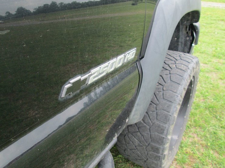 2006-chevrolet-2500-image-16