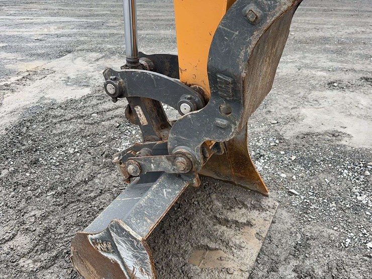 2024-case-cx37c-image-22