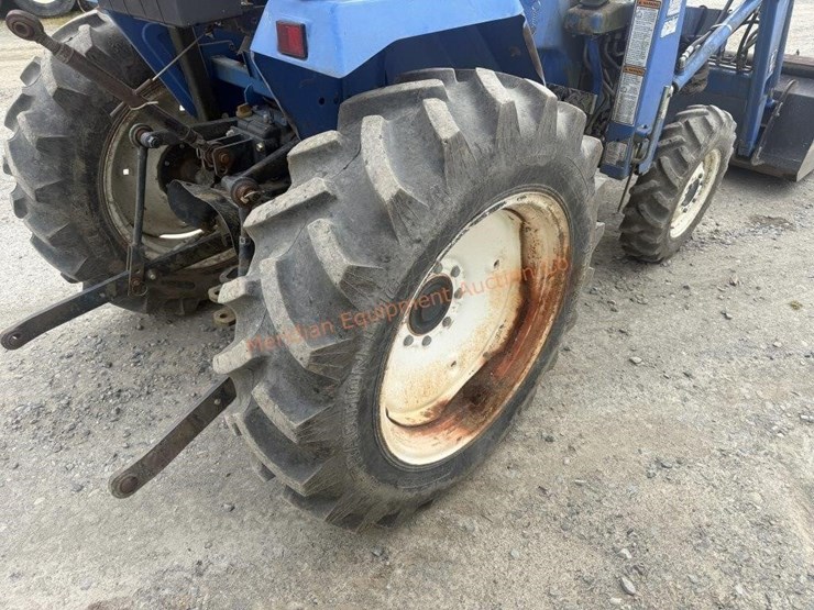 new-holland-tc30-image-24