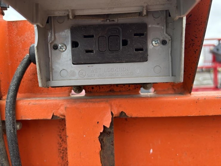 2010-jlg-2632es-image-9