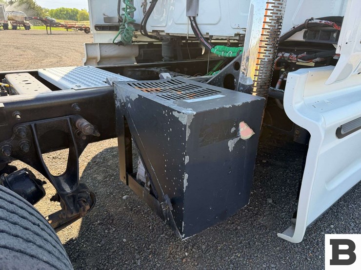 2012-international-prostar-image-37