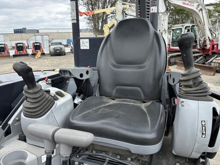 2020-deere-50g-image-25
