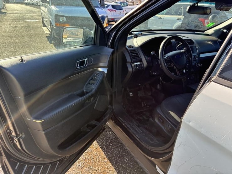 2017-ford-explorer-police-interceptor-image-12