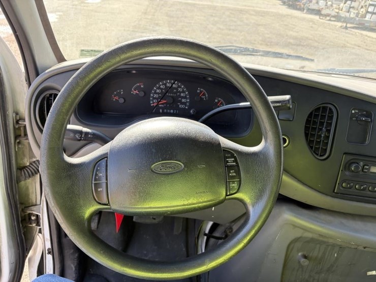 2002-ford-e350-image-14