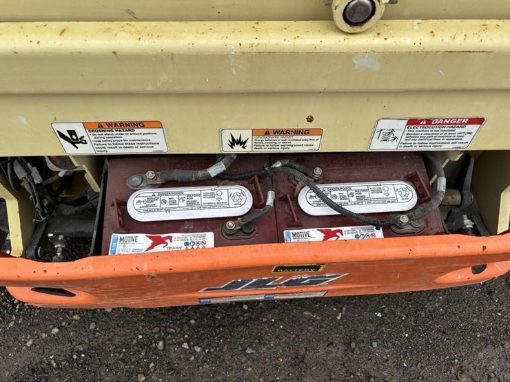 2010-jlg-2632es-image-10